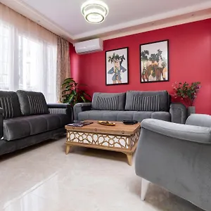  Apartment Modern & Elegant Center
